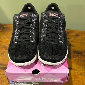 Skechers Black and Pink Sneakers with Sleek Design